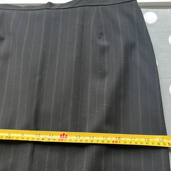 D&G pinstriped skirt - Picture 13 of 13